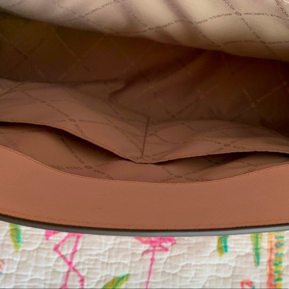 NWT⭐️Price Drop⭐️Michael Kors Medium Walsh Multifunctional Tote in Powder Blush - Picture 13 of 16